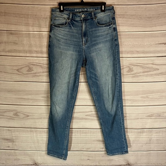 AMERICAN Eagle Stretch Mom Jeans in Medium Blue - Picture 3 of 11
